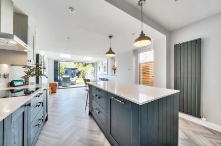 1294205-53-682b76...