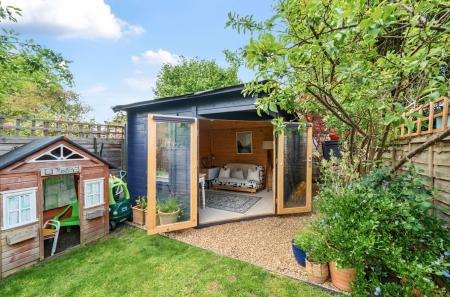 1294205-4-682b74e...