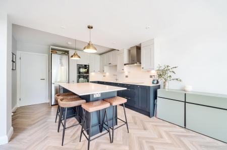 1294205-40-682b75...