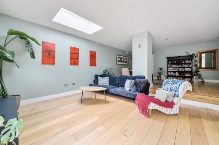 1296782-22-682f69...