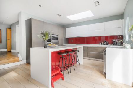 1296782-20-682f69...