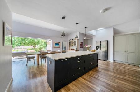 1301440-17-683d7d...