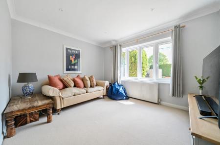 1301440-4-683d7a5...