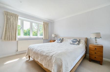 1301440-28-683d7f...