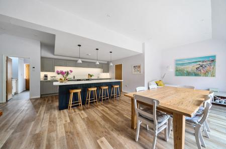 1301440-19-683d7d...