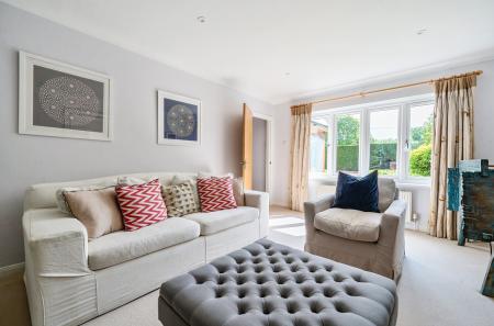 1301440-33-683d80...