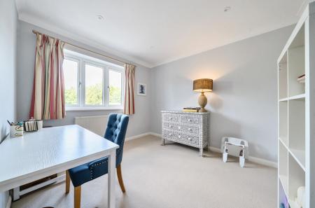 1301440-25-683d7f...