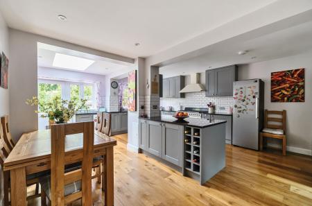 14-1303827-14-684...