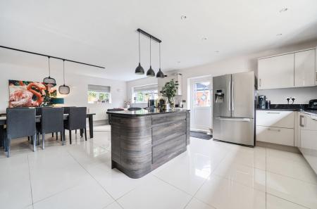 1300680-6-6848338...