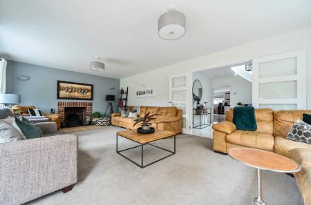 1300680-11-684835...