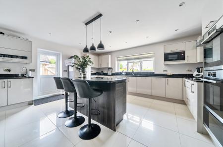 1300680-7-684833a...