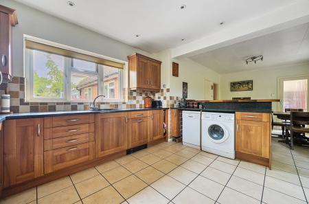 1304483-12-6846e3...