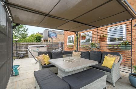 1313556-12-685c3d...