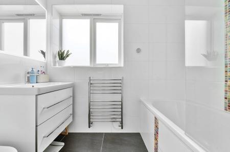 1313556-27-685c3d...