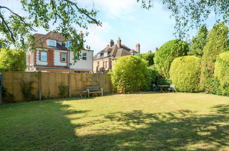 1320501-3-686d44d...