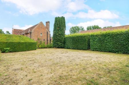 1326468-7-687e376...