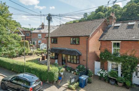 1313306-1-687a5cf...