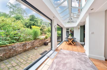 1327928-13-6883ae...