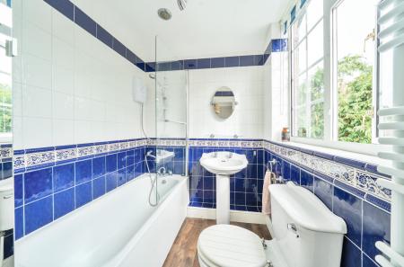 1327928-21-6883af...