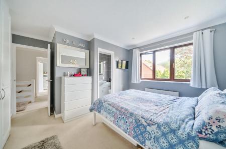 1326489-5-687a319...