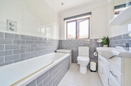 1326489-3-687a2ff...