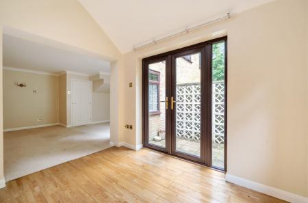 1332124-10-688b4a...