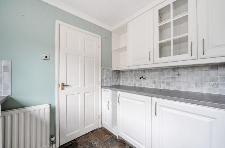 1332124-6-688b493...