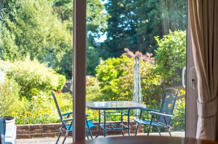 1332892-7-689a055...