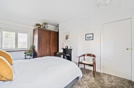 1341948-5-68a8355...