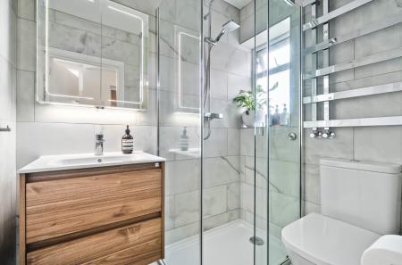 1341948-4-68a8355...