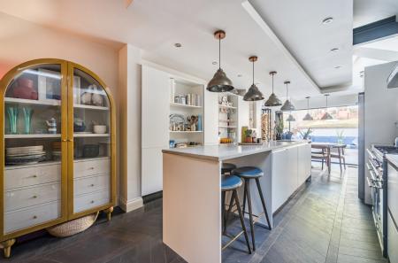 1335504-11-68adec...