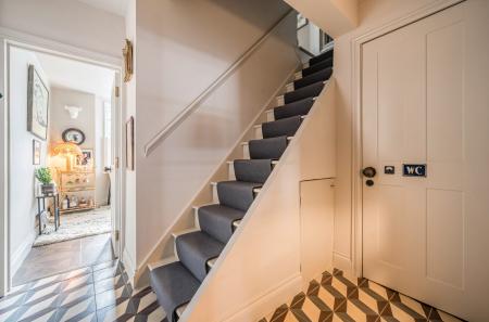 1335504-12-68adec...