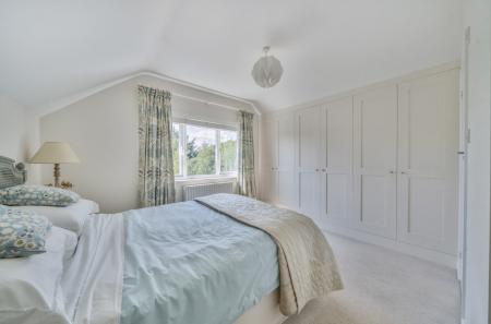 1343760-4-68a8d54...