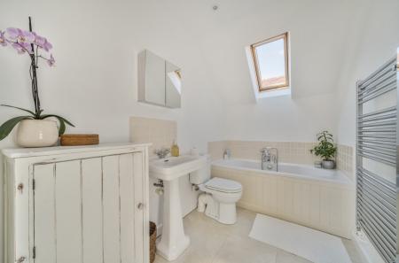 1343760-9-68a8d58...