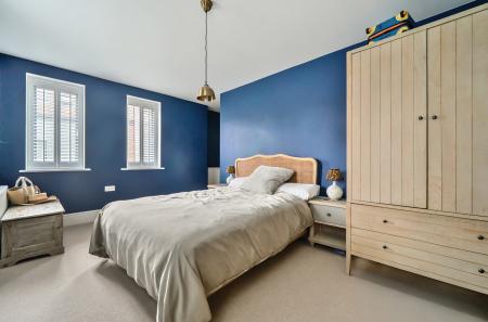 1329946-9-68a35e8...