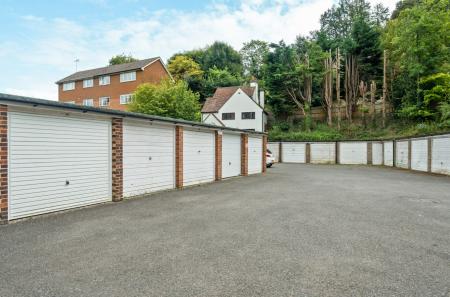 1341863-5-68a71a6...