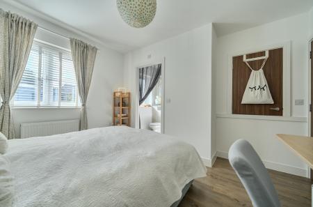 1348708-24-68c00a...