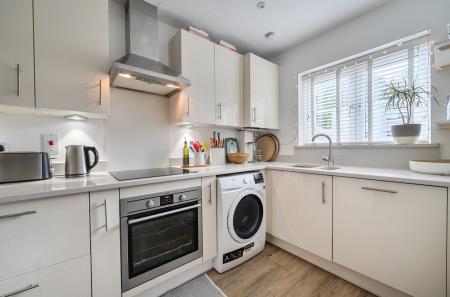 1348708-9-68c007e...