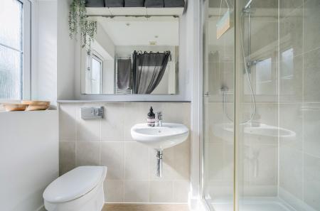 1348708-21-68c009...