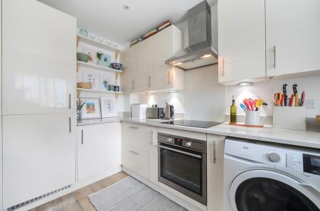 1348708-8-68c007c...