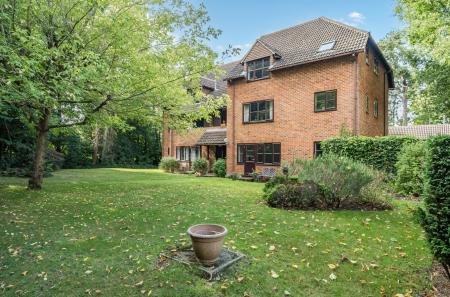 1349913-4-68c03ef...