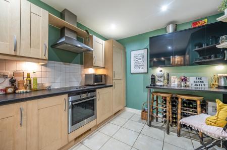 1349900-5-68c44b0...