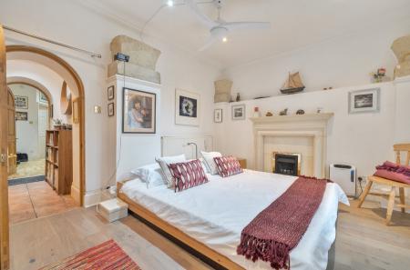 1348897-22-68cadd...