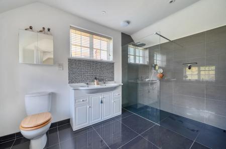 1360089-42-68daae...