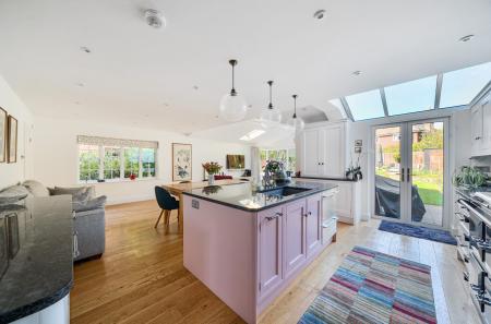 1360089-10-68daae...