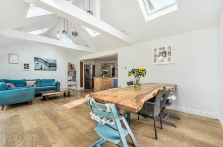 1357141-12-68d2c6...