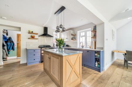 1357141-15-68d2c6...