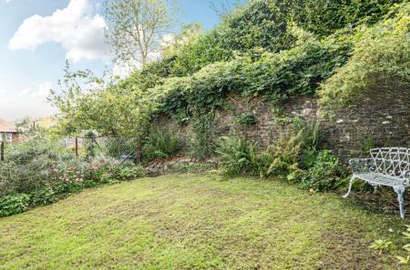 1336626-4-68d1312...