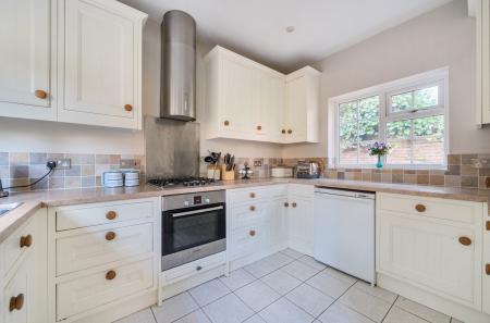 1336626-27-68d133...