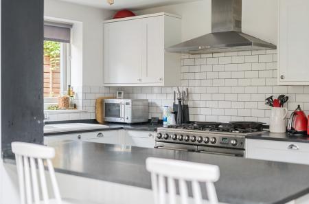 1362164-23-68de70...